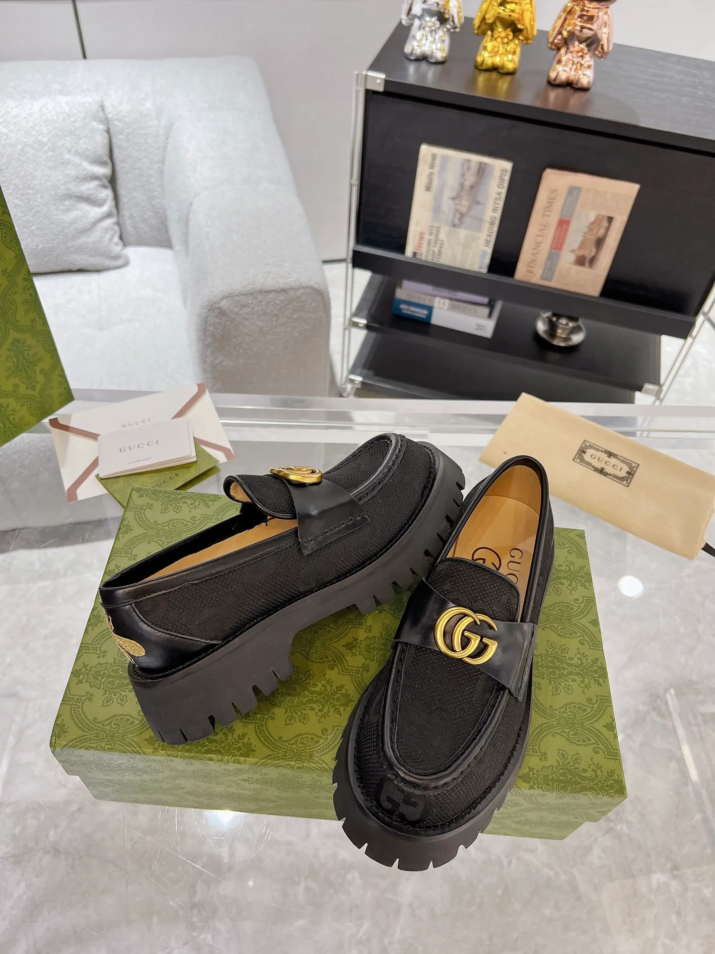 👟👟Ex-factory price 560👟👟 Male +10 Gucci Gucci 2023 early spring new product! The original version is developed into a higher version. Both men and women have open edge beads to ensure consistent quality. Size: 35-41# for women and 39-45# for men.